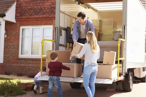 Should You Hire a Moving Company or Rent Your Own Truck?